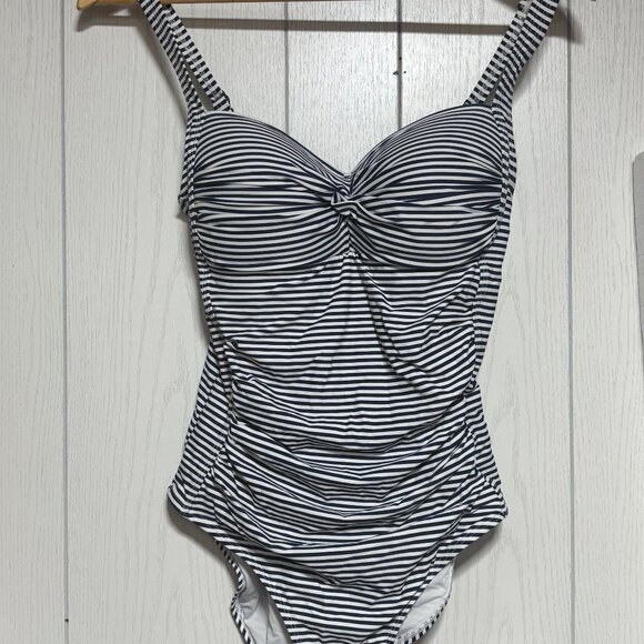 NIPTUCK Other - NIPTUCK Tummy Control Swimsuit Classic Nautical Navy & White Striped One-Piece
